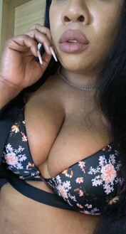 ROXIE --, Chicago escort, Blow Job Chicago Escorts – Oral Sex, O Level,  BJ