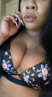 ROXIE --, Chicago escort, Striptease Chicago Escorts