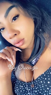 ROXIE --, Chicago call girl, Outcall Chicago Escort Service